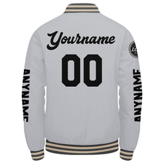 Maßgeschneiderte Grau Schwarz Letterman Varsity Jacket Individuelle Stickerei Druck nach Ihrem Wunsch