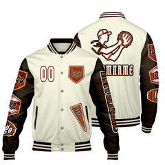 Maßgeschneiderte Weiß Braun Letterman Varsity Jacket Individuelle Stickerei Druck nach Ihrem Wunsch