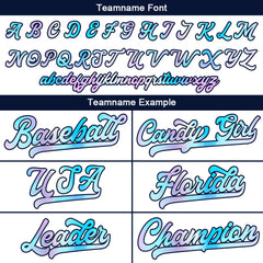 Ein personalisiertes authentisches Baseball-Trikot und eine Netz-Baseballmütze