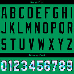 Ein personalisiertes authentisches Baseball-Trikot und eine Netz-Baseballmütze