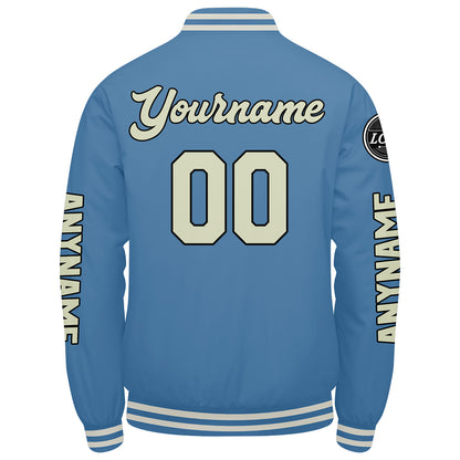 Maßgeschneiderte Hellblaue Creme Letterman Varsity Jacket Individuelle Stickerei Druck nach Ihrem Wunsch