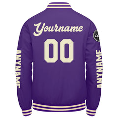 Maßgeschneiderte Lila Creme Letterman Varsity Jacket Individuelle Stickerei Druck nach Ihrem Wunsch