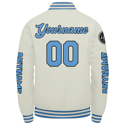 Maßgeschneiderte Creme Hellblau Letterman Varsity Jacket Individuelle Stickerei Druck nach Ihrem Wunsch