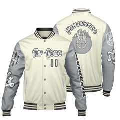 Maßgeschneiderte Weiß Grau Letterman Varsity Jacket Individuelle Stickerei  Druck nach Ihrem Wunsch