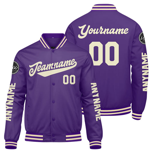 Maßgeschneiderte Lila Creme Letterman Varsity Jacket Individuelle Stickerei Druck nach Ihrem Wunsch